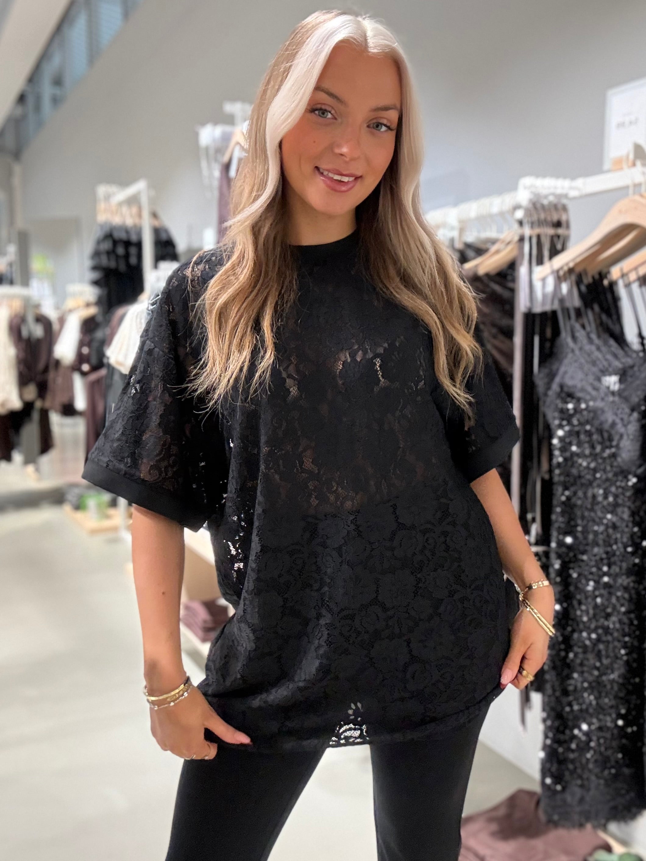 VIANDRINA T-shirt - Black Beauty